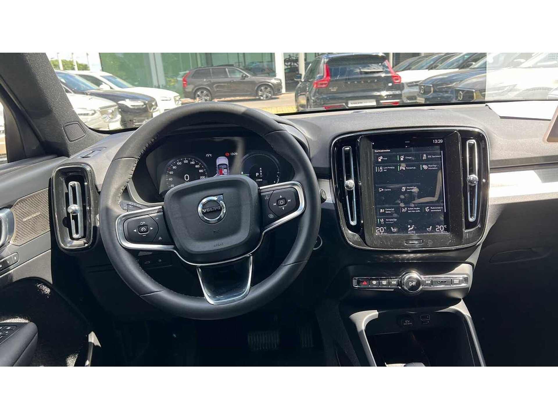 Volvo XC40 Recharge Plus Dark, T4 plug-in hybrid 48533056-11.jpg | ACB Woluwe