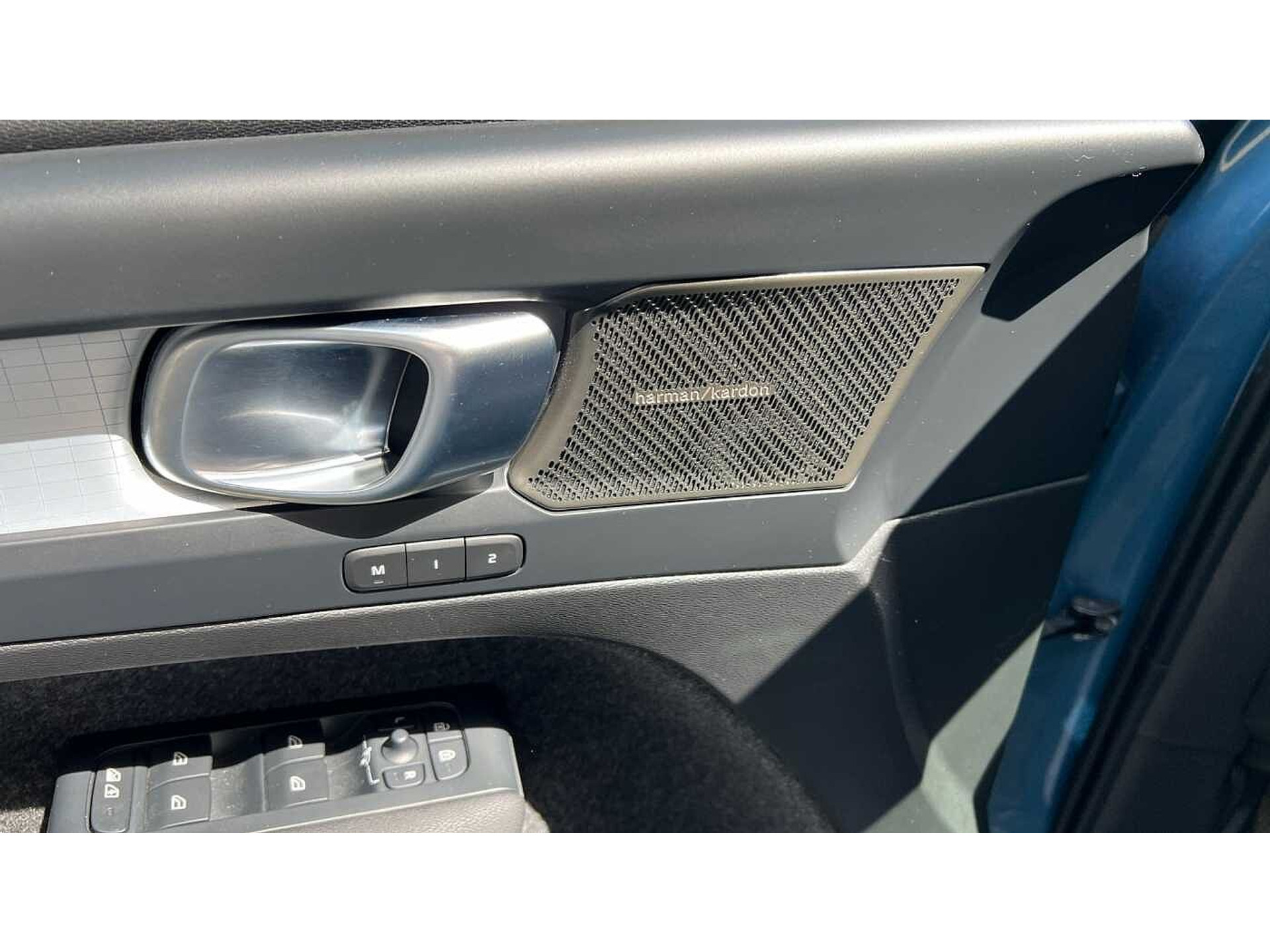 Volvo XC40 Recharge Plus Dark, T4 plug-in hybrid 48533056-15.jpg | ACB Woluwe