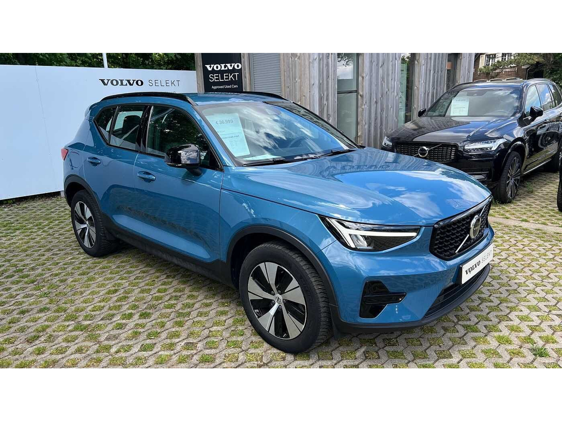 Volvo XC40 Recharge Plus Dark, T4 plug-in hybrid 48533056-5.jpg | ACB Woluwe