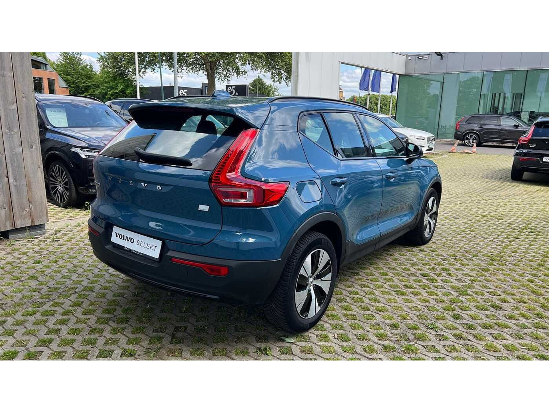 Volvo XC40 Recharge Plus Dark, T4 plug-in hybrid 48533056-6.jpg | ACB Woluwe