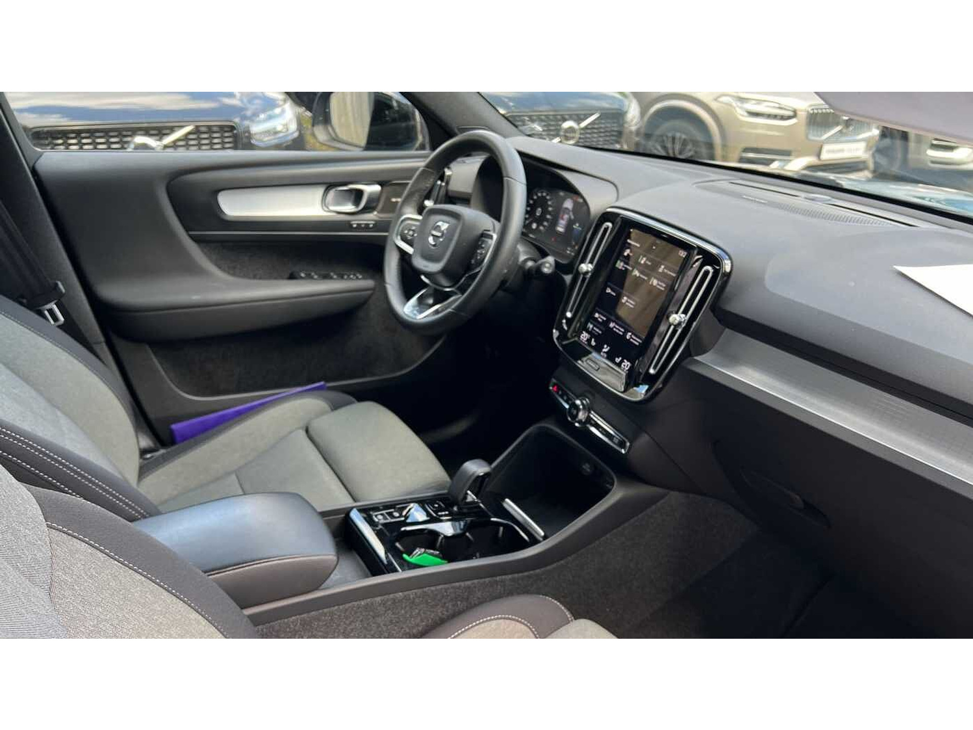 Volvo XC40 Recharge Plus Dark, T4 plug-in hybrid 48533056-7.jpg | ACB Woluwe