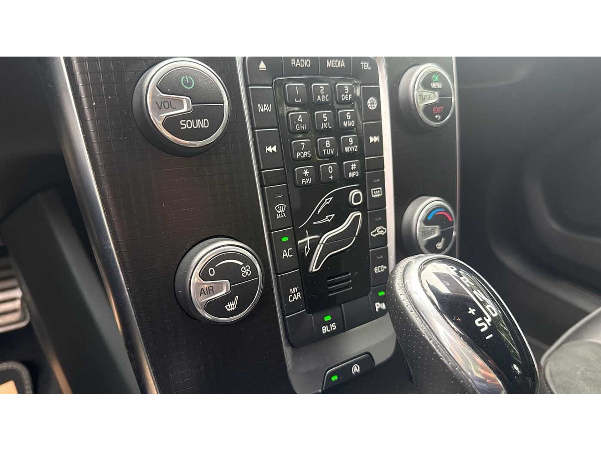 Volvo V40 Sport Edition T2 Geartronic 48533060-19.jpg | ACB Woluwe