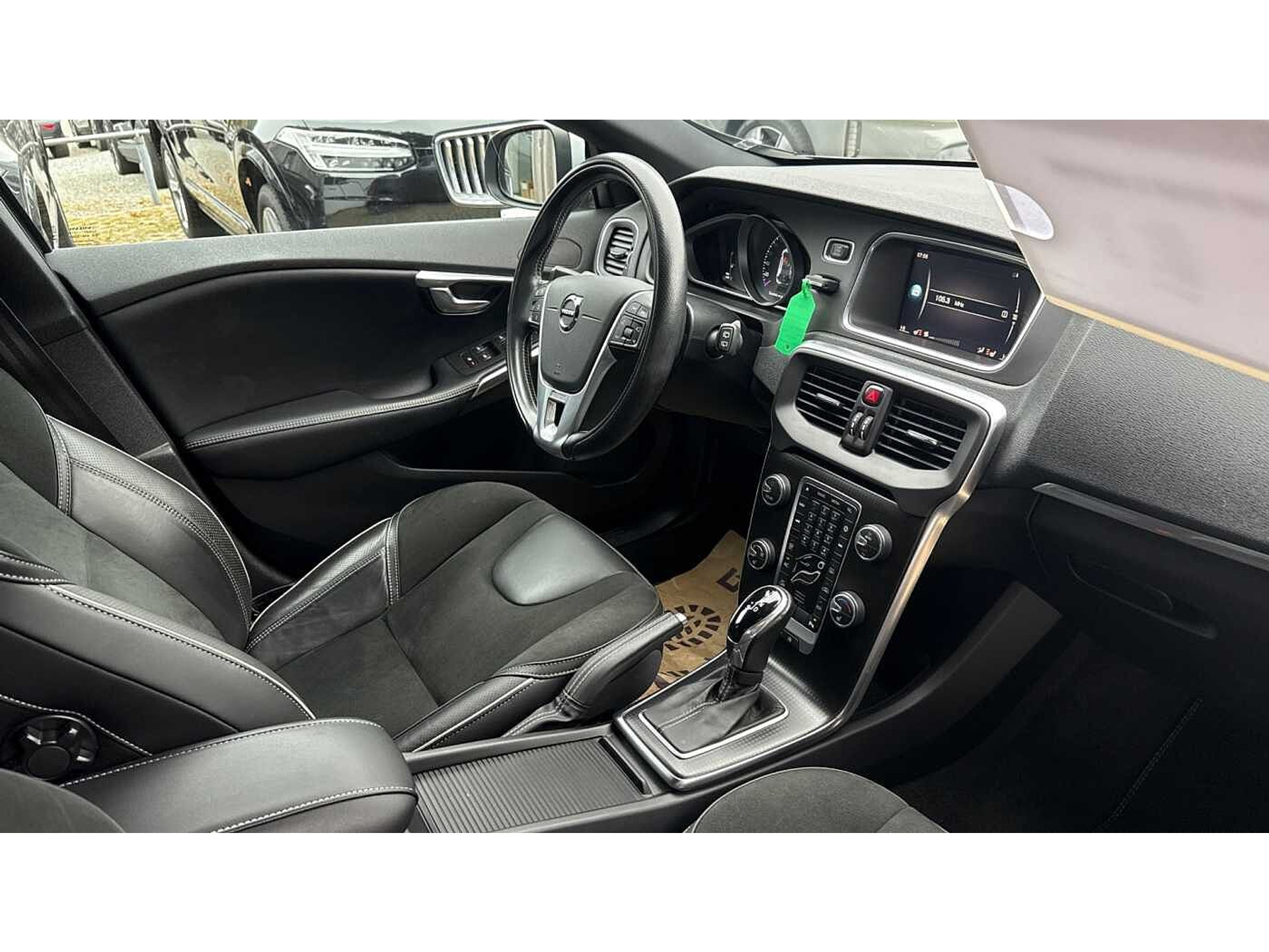 Volvo V40 Sport Edition T2 Geartronic 48533060-7.jpg | ACB Woluwe