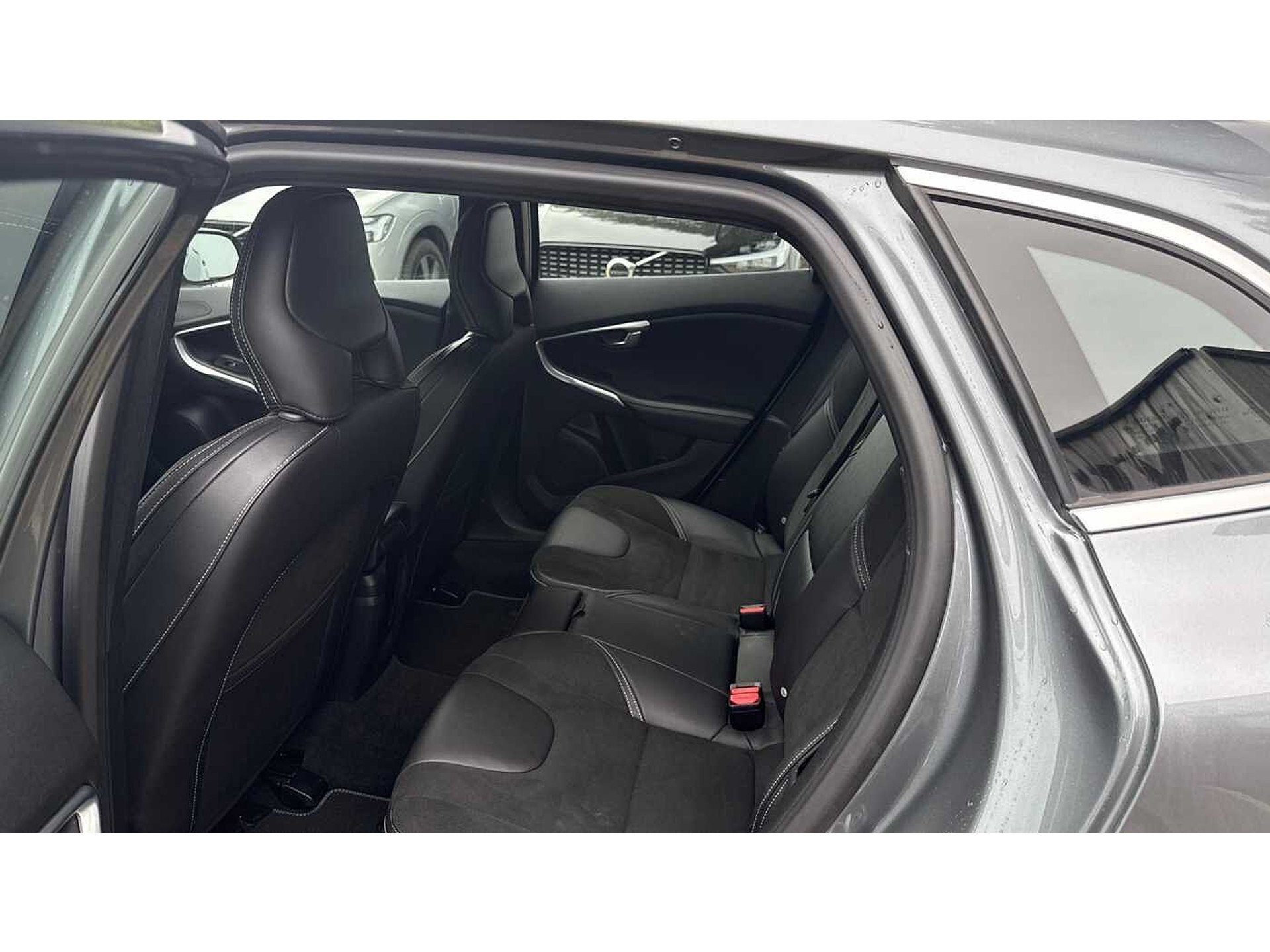 Volvo V40 Sport Edition T2 Geartronic 48533060-9.jpg | ACB Woluwe