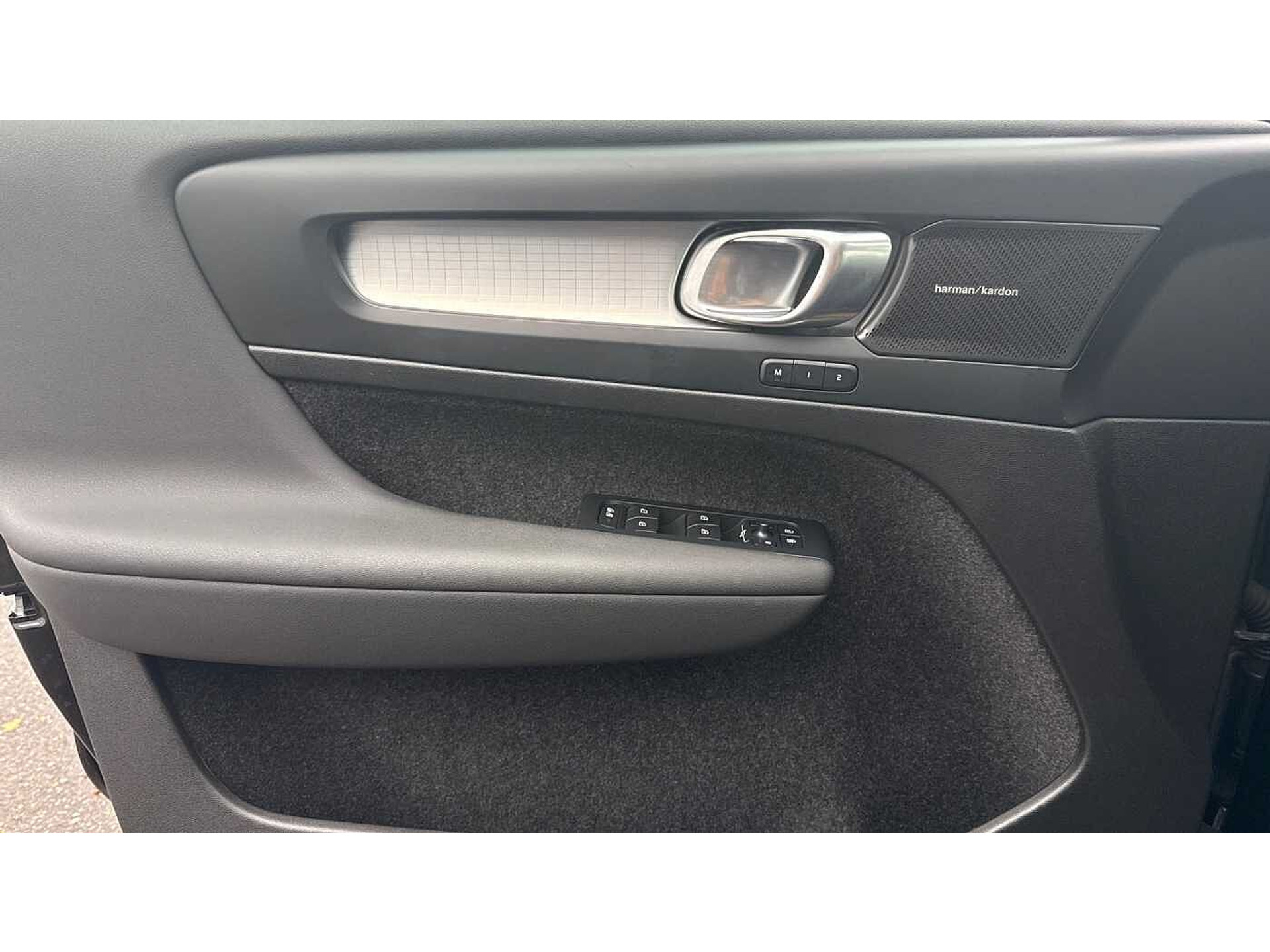 Volvo XC40 Recharge Plus Dark, T4 Plug-in hybrid 48700514-18.jpg | ACB Woluwe