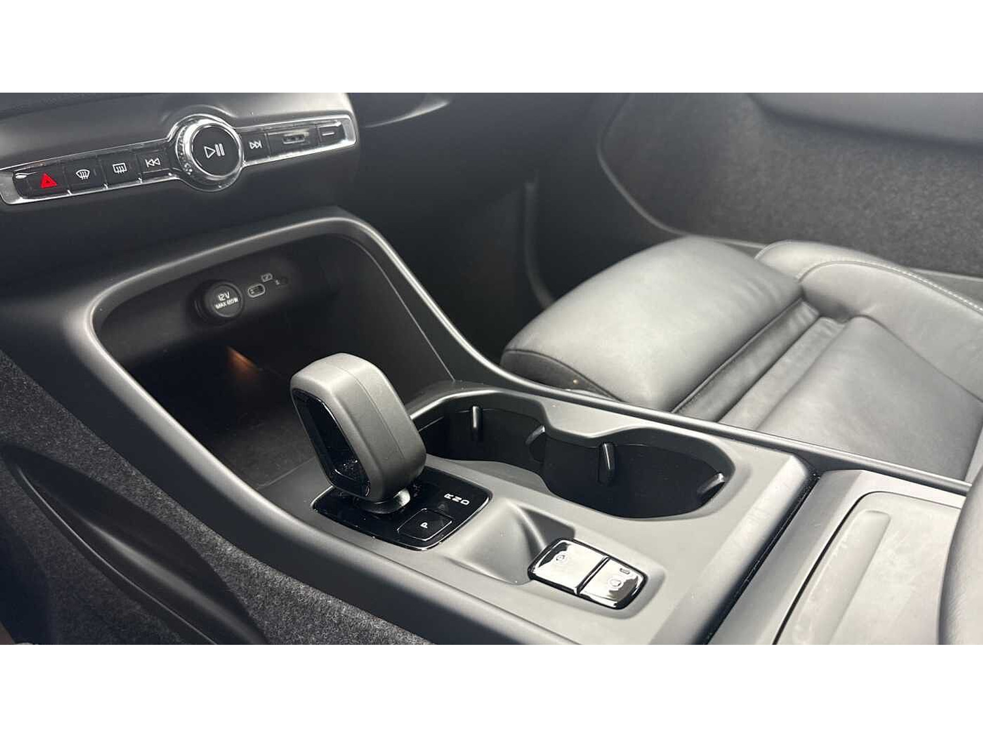 Volvo XC40 Core, B3 Mild hybrid, Benzine 48811681-17.jpg | ACB Woluwe