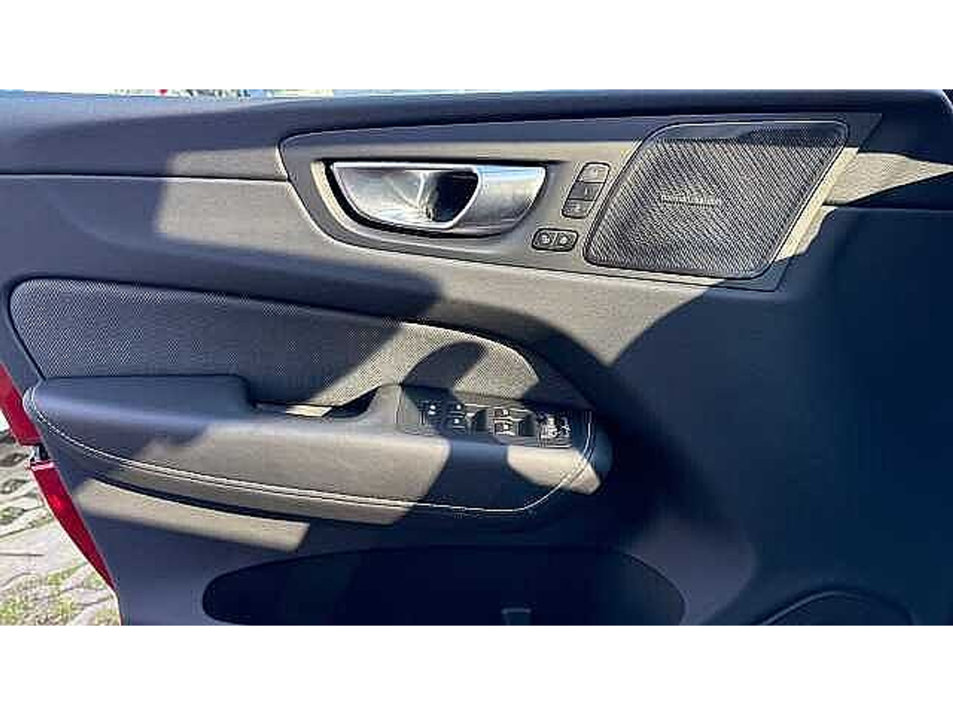 Volvo XC60 Recharge Ultimate Dark, T8 AWD Plug in Hybride 48812279-18.jpg | ACB Woluwe