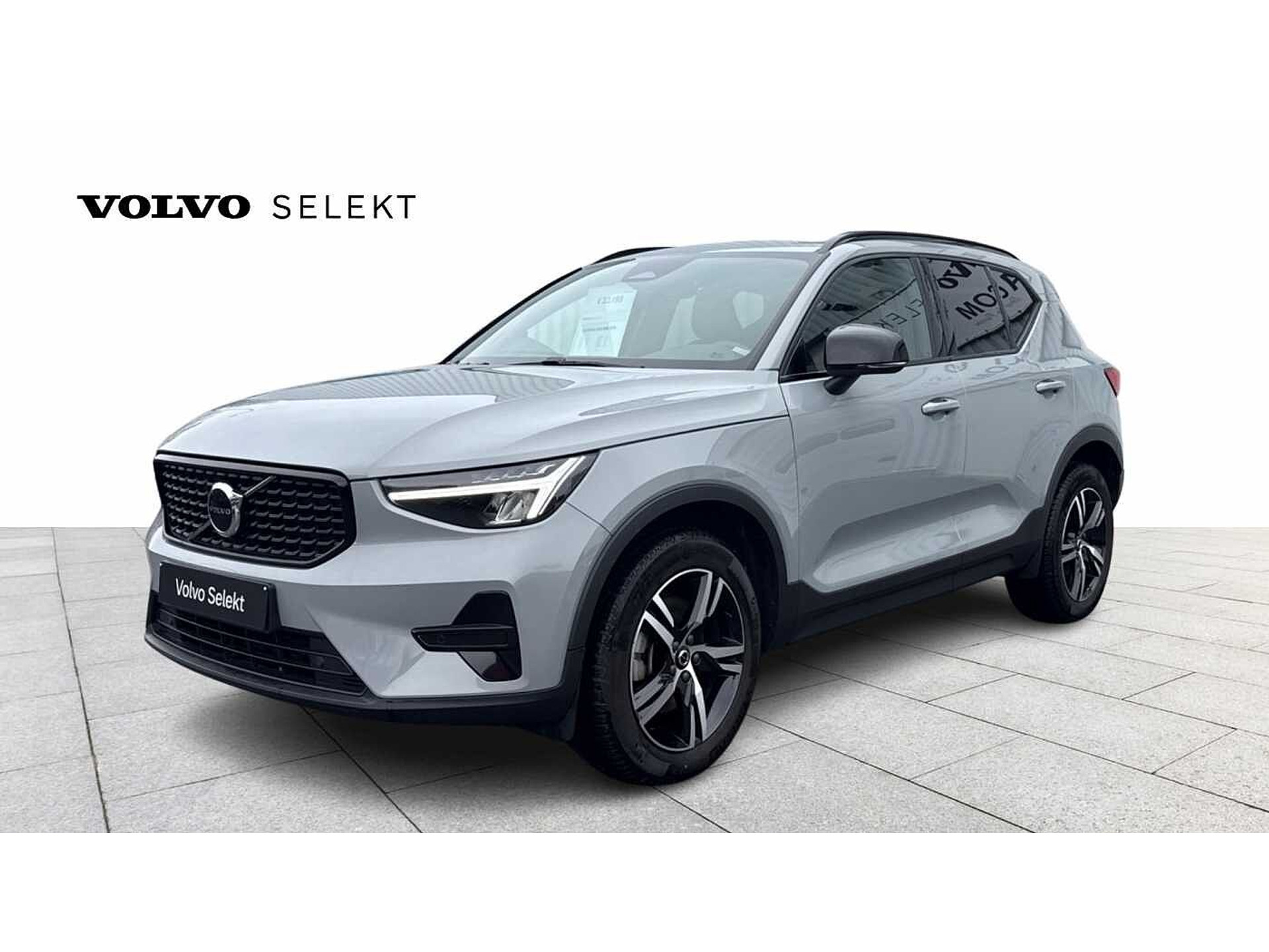 Volvo XC40 Plus, B3 Mild hybrid, Benzine, Dark 49382216-0.jpg | ACB Woluwe