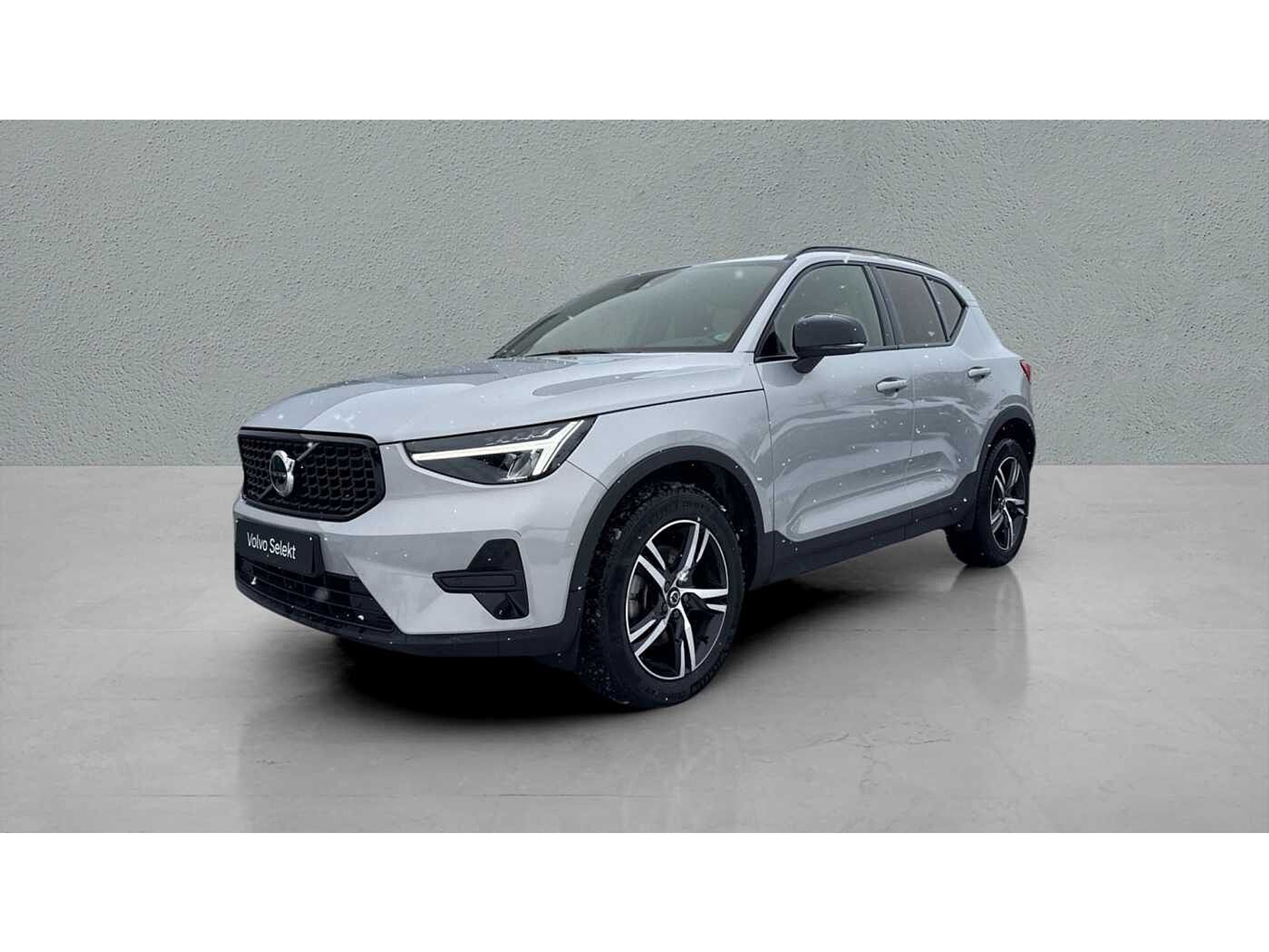 Volvo XC40 Plus, B3 Mild hybrid, Benzine, Dark 50303966-0.jpg | ACB Woluwe