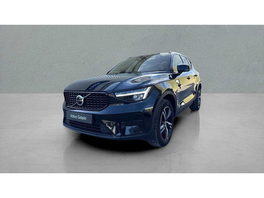 Volvo XC40 Plus, B3 Mild hybrid, Benzine, Dark 51949141-0.jpg | ACB Zaventem